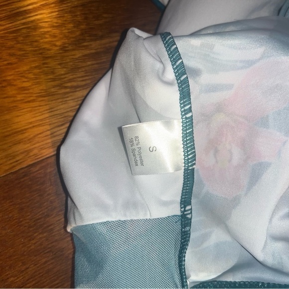 Aottori One Piece Swimsuit Size Small​ - Picture 5 of 5